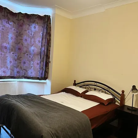 Nice And Pleasant Thornton Heath Exterior photo